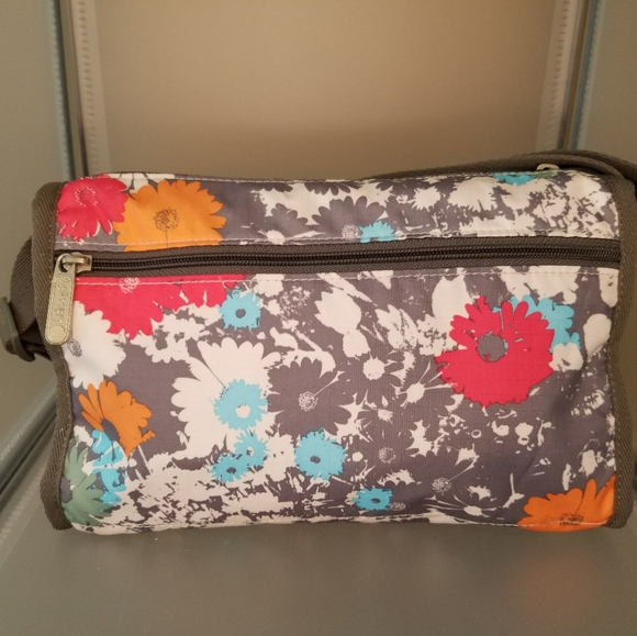 LeSportSac Floral Multi strap bag front pocket - Picture 2 of 9